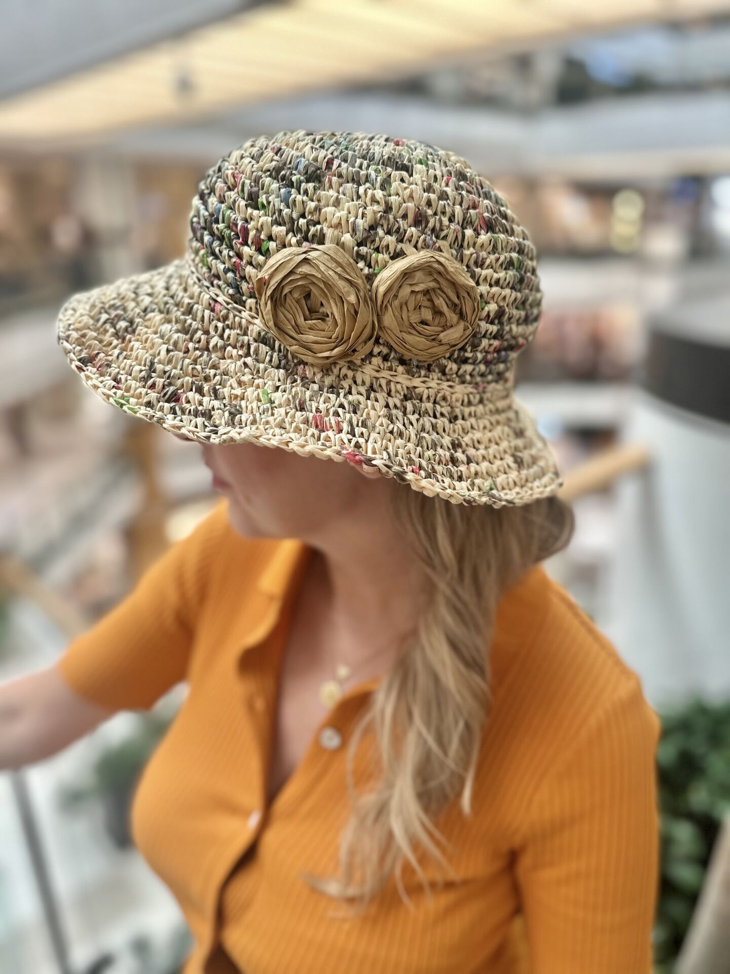 İki Güllü Rayfa Şapka