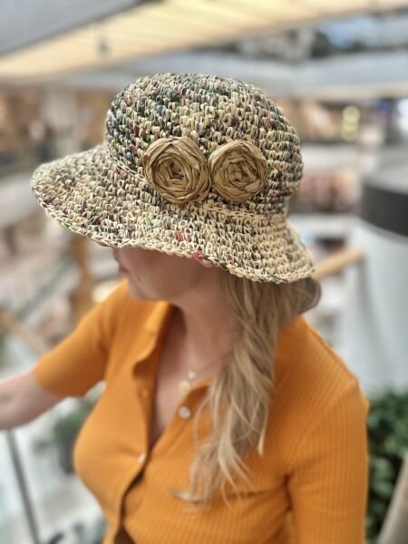 İki Güllü Rayfa Şapka