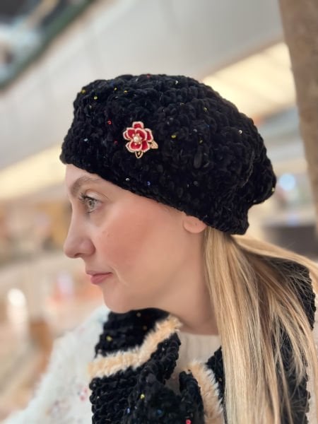 Mine İşleme Broş Detay Örgü Bere