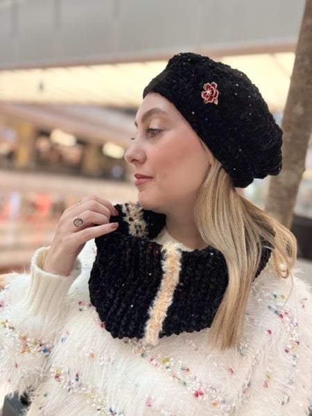 Mine İşleme Broş Detay Örgü Bere