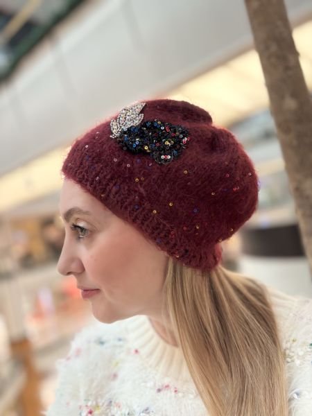 Pullu Nakış İşli Bere