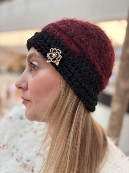 Taşlı Broş Örgü Bere