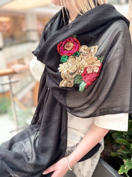 Özel Tasarım Nakış İşleme Şal (siyah)