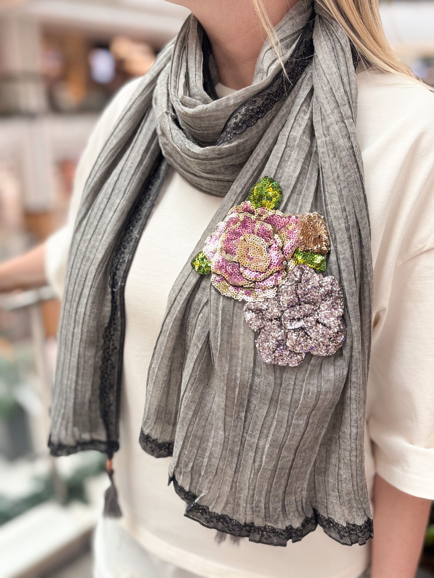 Özel Tasarım Nakış İşleme Şal (gri)